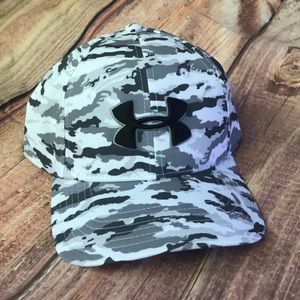 Under Armour white camo hat size lg/xl
